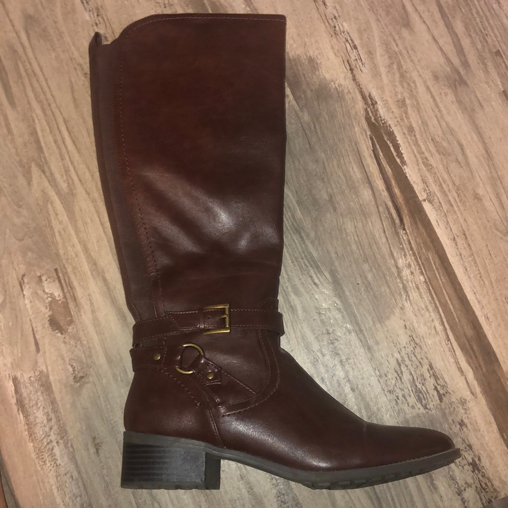 boots - Picture 2 of 3